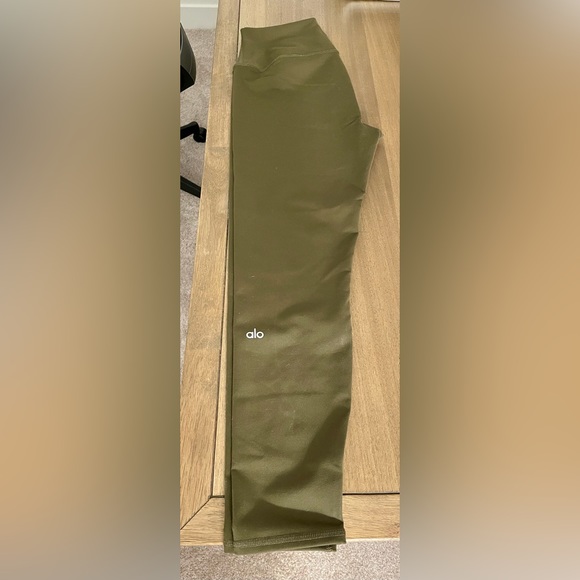 Alo Yoga 7/8 High-Waist Airbrush Legging - Picture 2 of 3